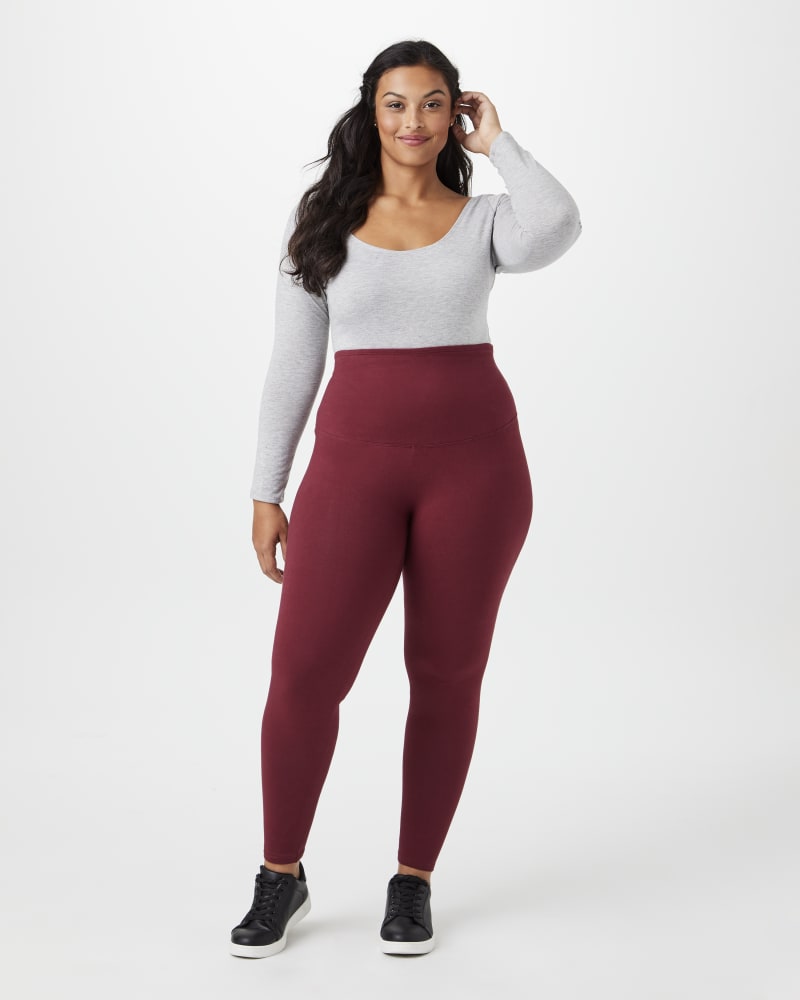 Plus size model with hourglass body shape wearing High-Rise Legging by Yummie | Dia&Co | dia_product_style_image_id:147388